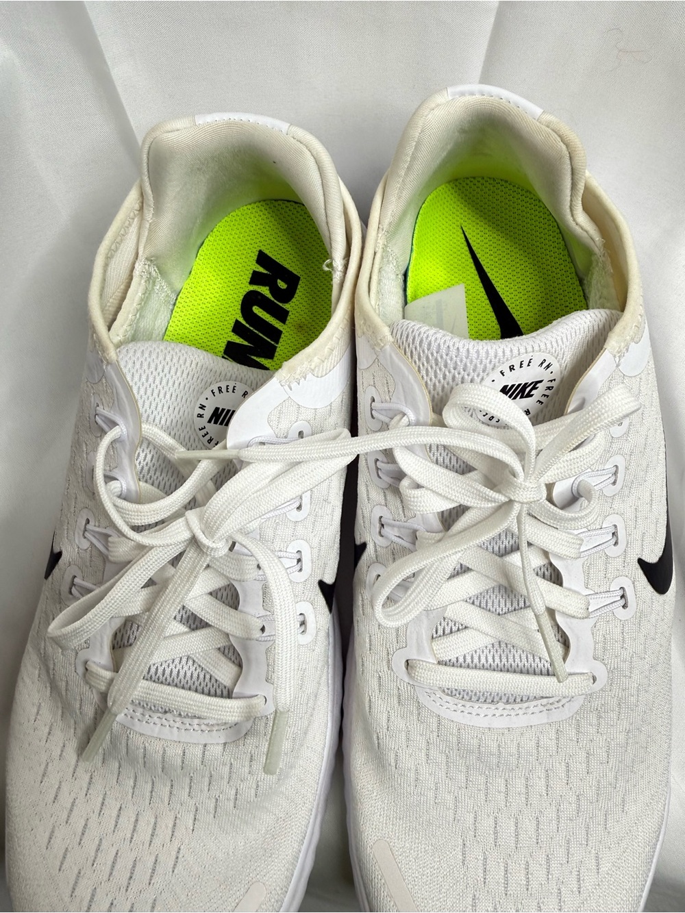 Nike Free RN 2018 942837-100 Women's White/Black Running
Sneaker Shoes size 9.5 - Picture 4 of 4